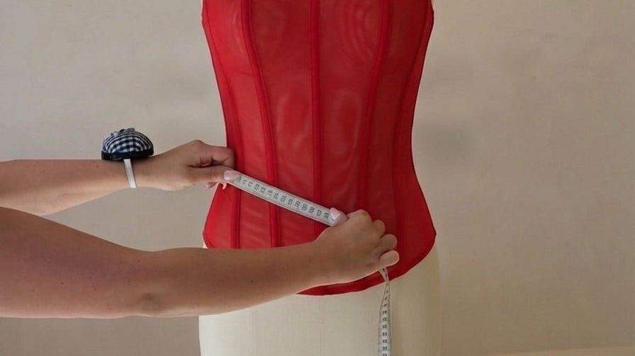How to Find Your Perfect Corset Size