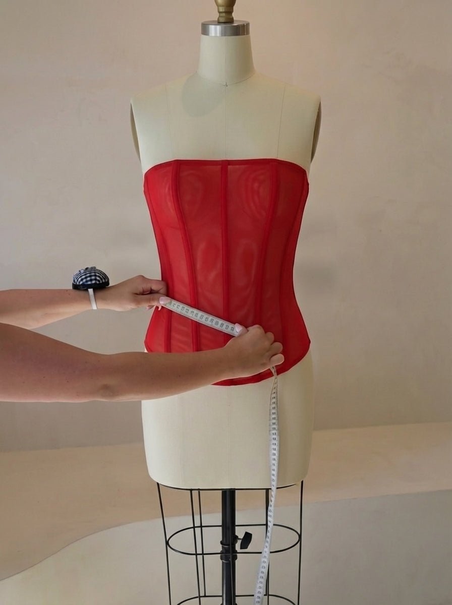 How to Find Your Perfect Corset Size