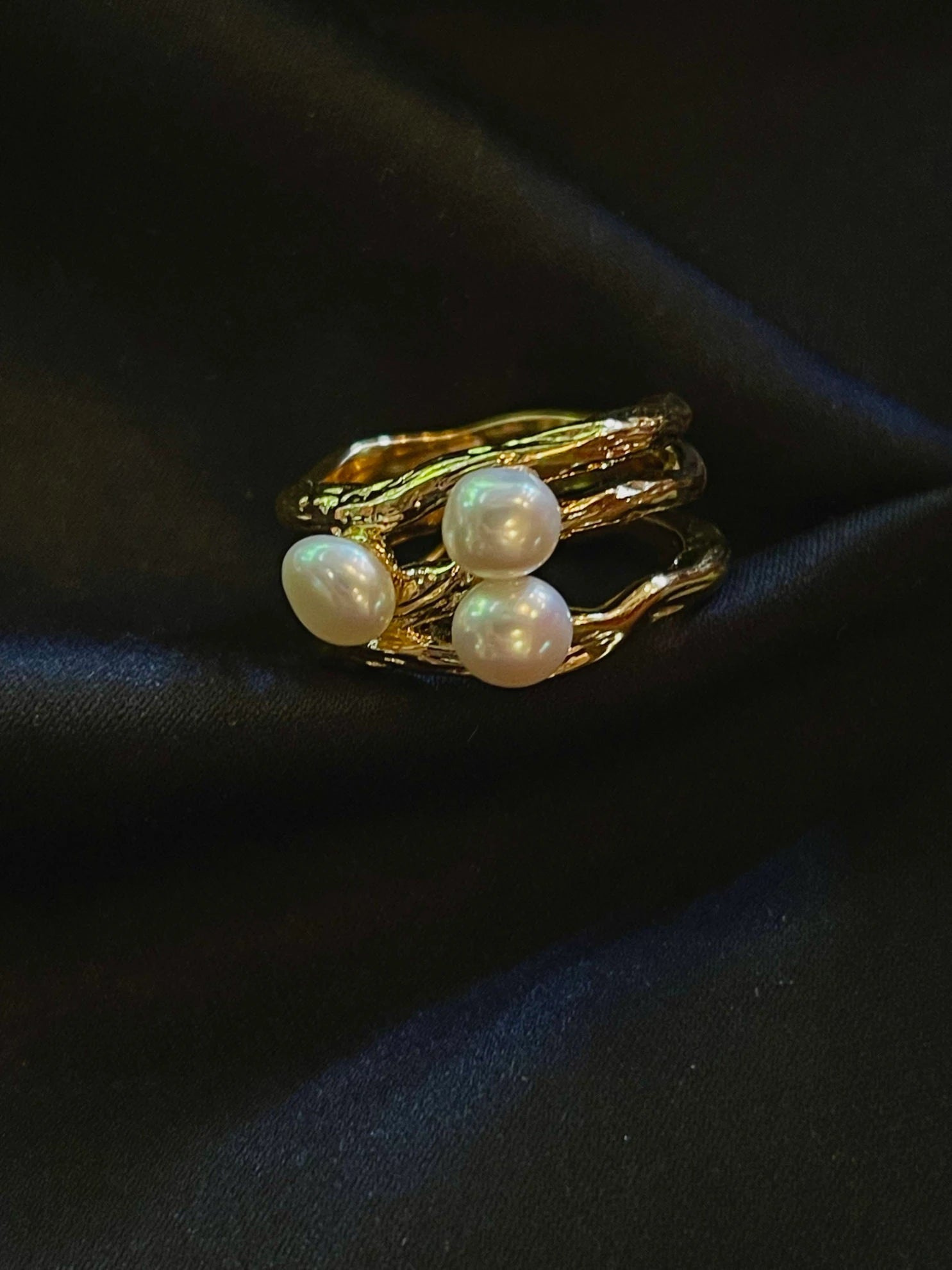 Aphrodite Pearl Ring - Hearts & Wires Studio