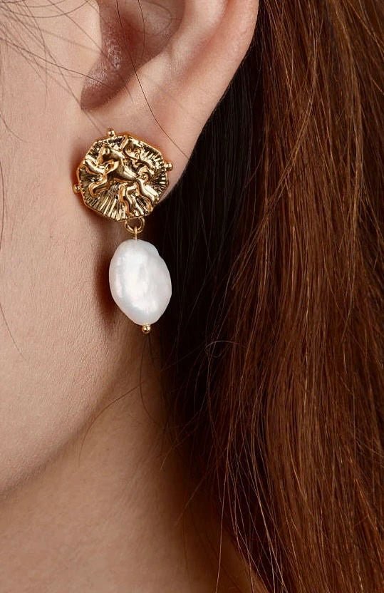 Evadne Pearl Earrings - Hearts & Wires Studio